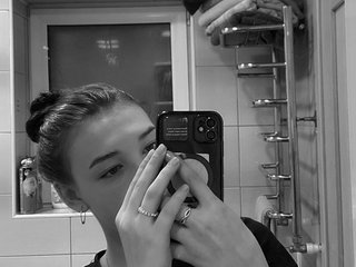Erotikus videocsevegés jeansharp