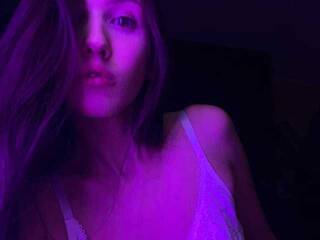 Erotikus videocsevegés JenniferWebb