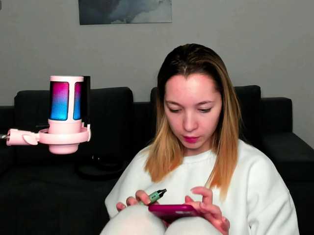 Fényképek JennySims Help me promote my account and bring it to the top❤️ The toy runs on 2TK, favorite vibrations are 25 and 100TKI'll do it in private, whatever you want sweetGOAL: show with oil all over the body to sexy music