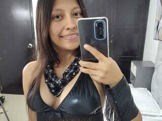 Erotikus videocsevegés jessyqueen-1