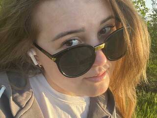 Erotikus videocsevegés _Beauty_QueeN_