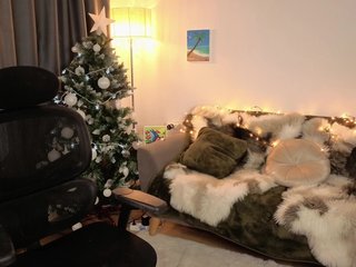 Erotikus videocsevegés JoanneSpoilMe