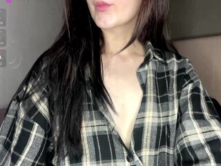 Erotikus videocsevegés JohnsieShott