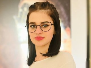 Erotikus videocsevegés Jolie-FUN