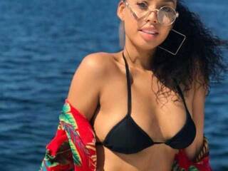 Erotikus videocsevegés Jolieculmetisse