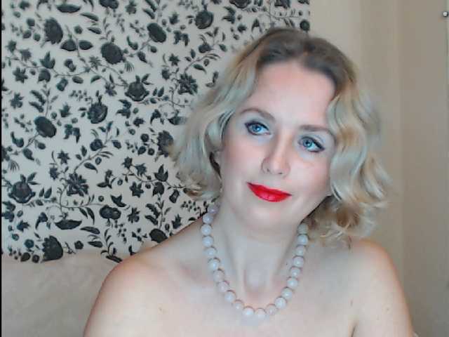 Fényképek JosephineG 100 tokens to remove the panties, 250 tokens to mastubate, 750 tokens to have orgasm, various positions 250 to do strip dance