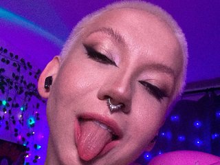 Erotikus videocsevegés joyce_treier