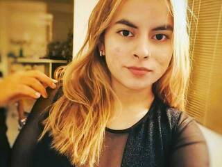 Erotikus videocsevegés JuanaMiaSanti