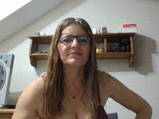 Erotikus videocsevegés JuanitaWouti