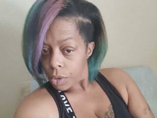 Erotikus videocsevegés JuicceHoneyPot