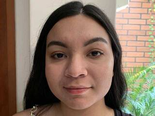 Erotikus videocsevegés Juicy-Jade