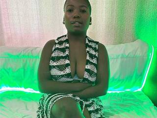 Erotikus videocsevegés JuicySam1998