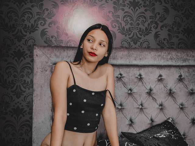 A profil fényképe JULLI-28