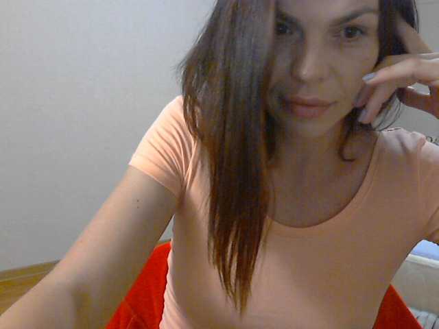 Fényképek justicy hello. topless 50 tok, 100 naked, show with oil 200, open cam 20 tok 10 min