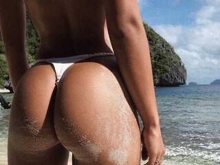 Erotikus videocsevegés KalipsoRegg