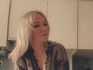 Erotikus videocsevegés kally-mess