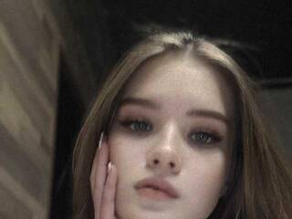 Erotikus videocsevegés Karinochka007