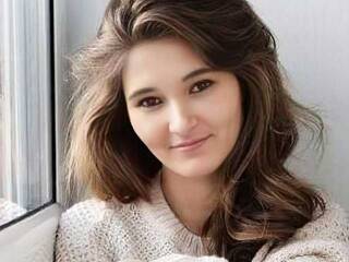 Erotikus videocsevegés KarinsaCherry