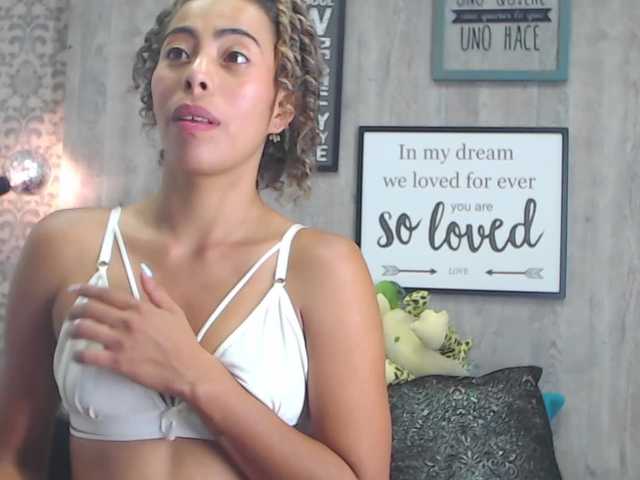 Fényképek karla-morelli Lovense: Interactive Toy that vibrates with your Tips #Lovense #Ohmibod #interactivetoy a little fun doesn't hurt you and it makes me very happy !!!!