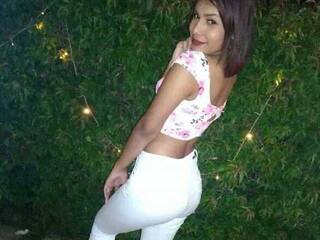 Erotikus videocsevegés Karla-Sins