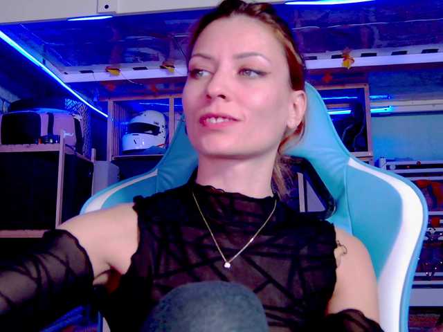 Fényképek karo131324 #smoke #feets , #sph #mistress #femdom