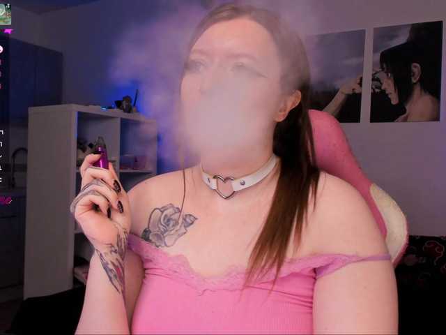 Fényképek KarolinaQueen @remain For gaming videocard ♡ Wish the best mood to you ♡ Lovens from 2tk, before pvt tip 200tk and write in pm ♡ I make hot shows, like to communicate and play in Mobile Legends