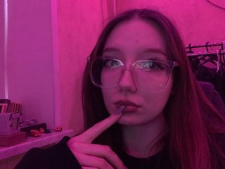 Erotikus videocsevegés KarolineZarro