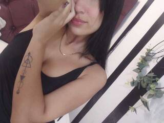 Erotikus videocsevegés KataleyaMansson