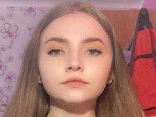 Erotikus videocsevegés KatarinaLITTLE