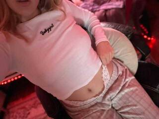 Erotikus videocsevegés KateDanver