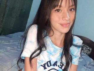 Erotikus videocsevegés KateDiamond