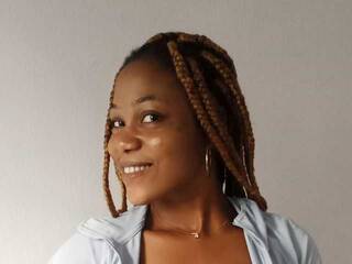 Erotikus videocsevegés Kathy-dize