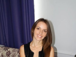 Erotikus videocsevegés MissJoliSourire