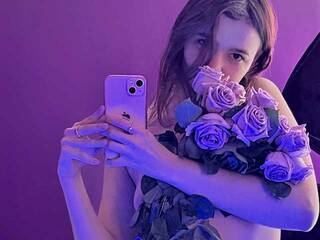 Erotikus videocsevegés Kattitoffy