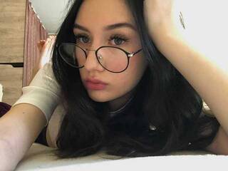 Erotikus videocsevegés Katushhh