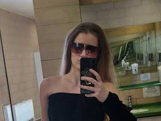 Erotikus videocsevegés KatyaRose