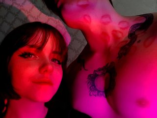 Erotikus videocsevegés KawaiiHornyArtists