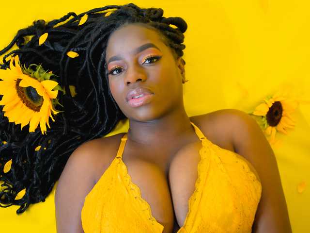 A profil fényképe KayaBrown