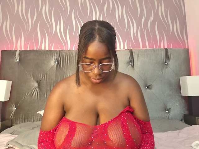 Fényképek KayaBrown ⭐I want to be a very playful girl today!⭐ ⭐GOAL: Squirt Time⭐ @remain