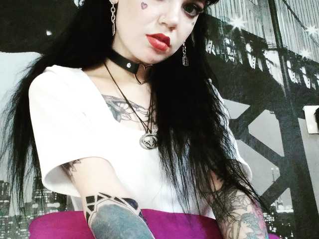 A profil fényképe KEROSENE-