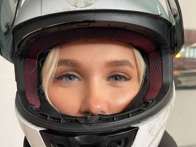 A profil fényképe -Alexa-999-