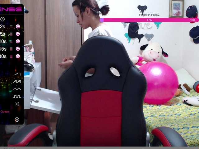 Fényképek emmily_castro hello come and play with me but with care I'm at home