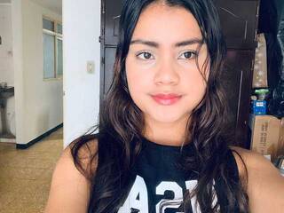 Erotikus videocsevegés KIITTY-1