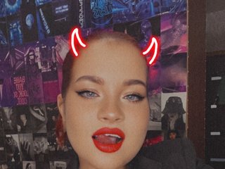 Erotikus videocsevegés Kiki-03
