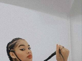 Erotikus videocsevegés KILLAEBONY