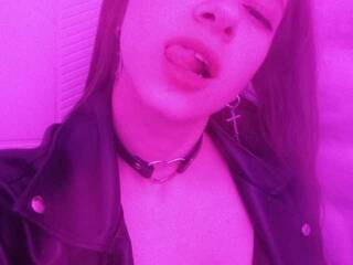 Erotikus videocsevegés Kim-Rox