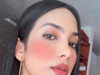 Erotikus videocsevegés kinky-mindy