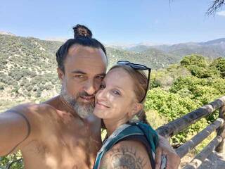 Erotikus videocsevegés KinkyCommune