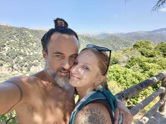 A profil fényképe KinkyCommune