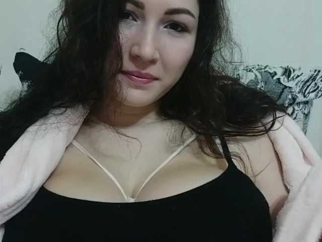 Fényképek KiraKOTq Hey guys!:) Goal- #Dance #hot #pvt #c2c #fetish #feet #roleplay Tip to add at friendlist and for requests!